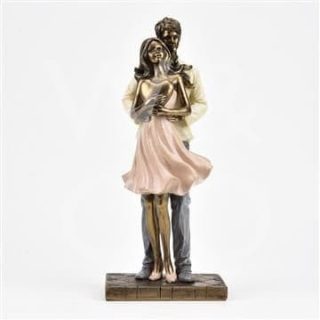 WIDDOP & CO - JULIANA Embracing Couple *